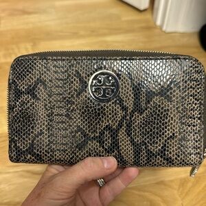NWOT Tory Burch snakeskin/ python wallet